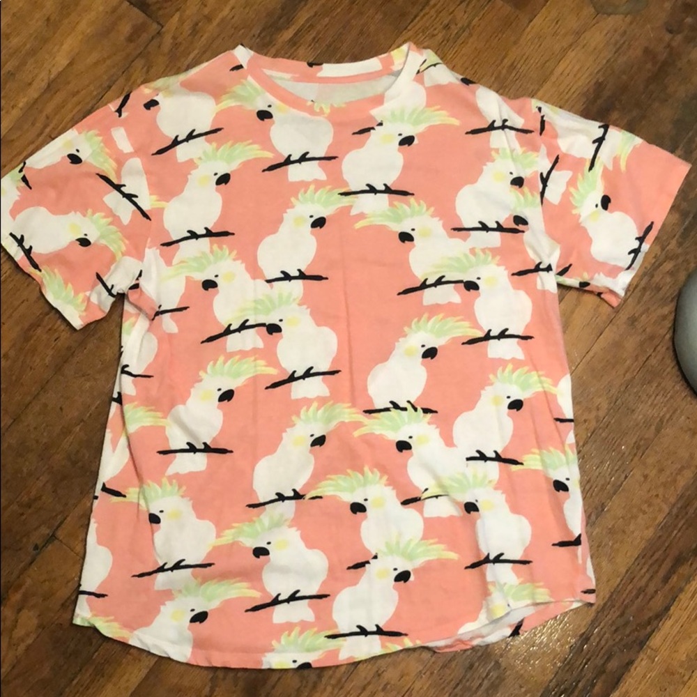 Pink shirt with 🦜🦜🦜🦜
